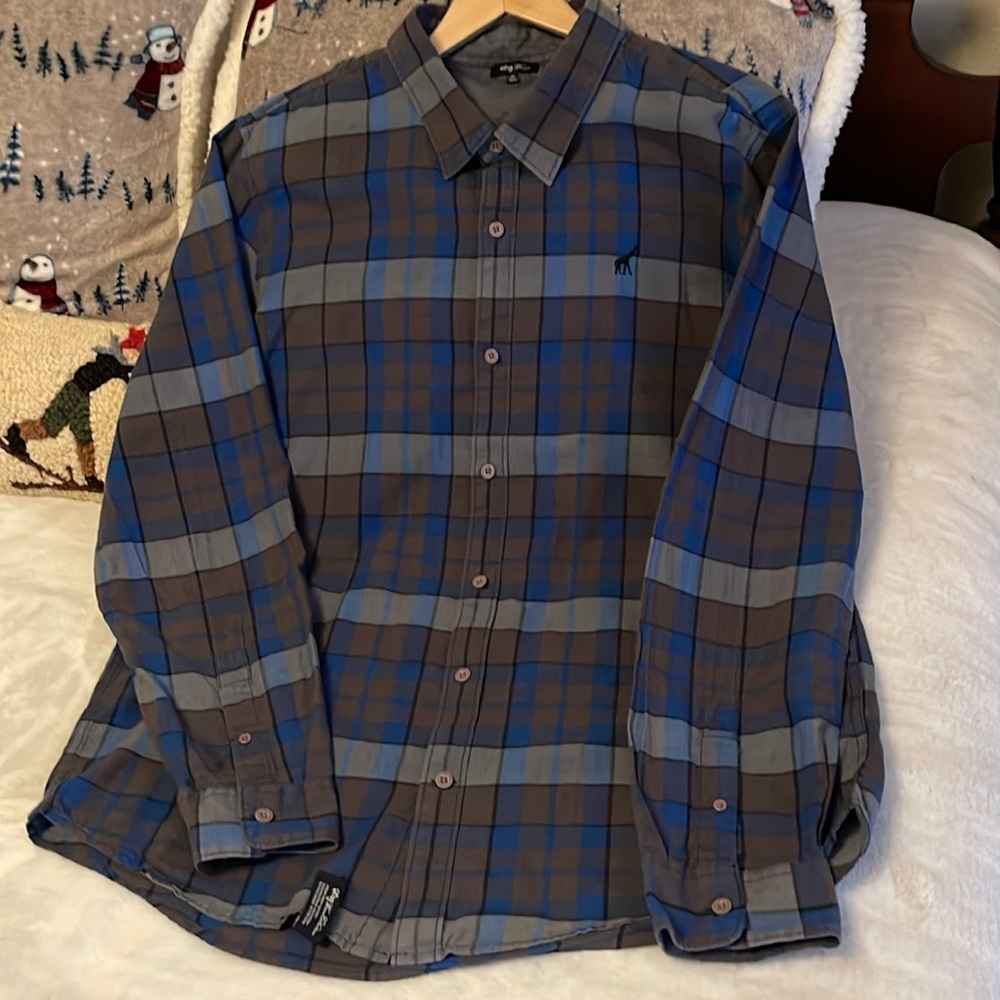 Used men’s long sleeve button up shirt